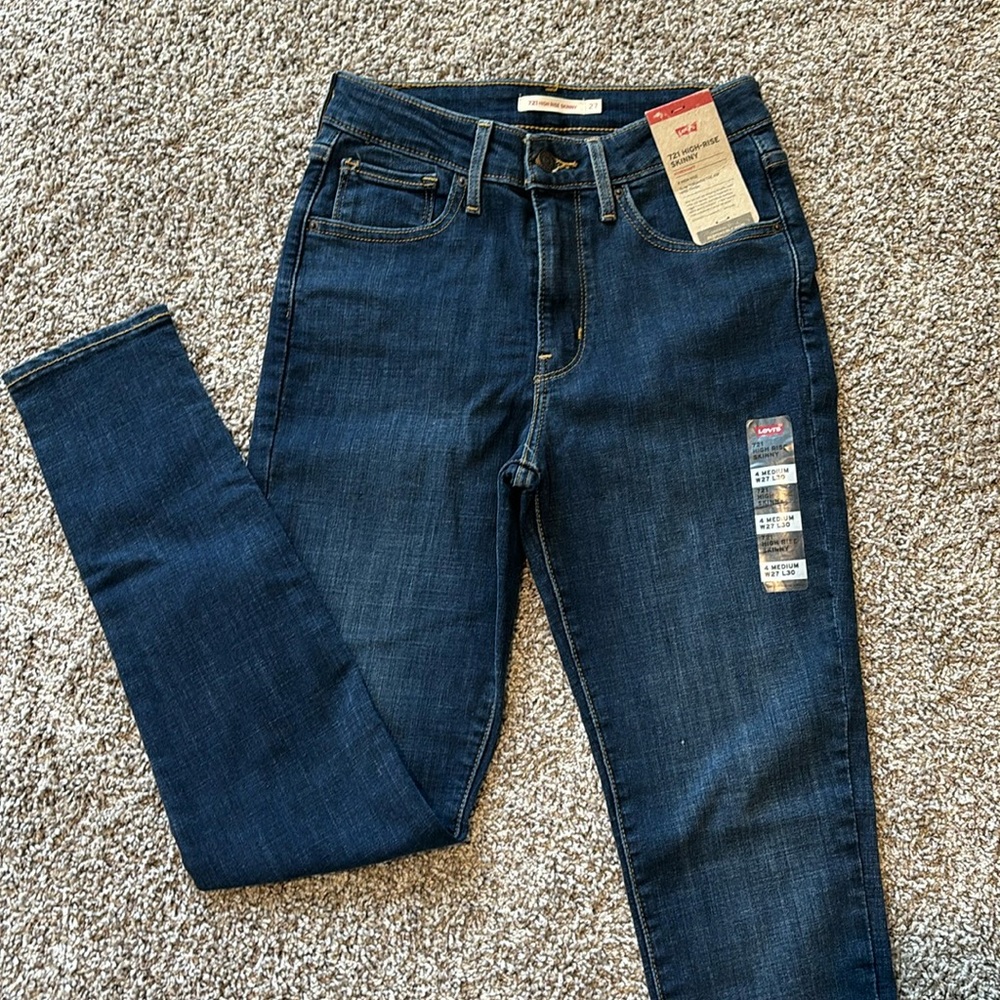 Levi’s High Rise Skinny - Picture 1 of 5
